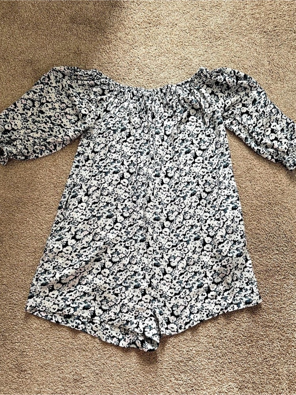 Floral Romper in Black & White Like New